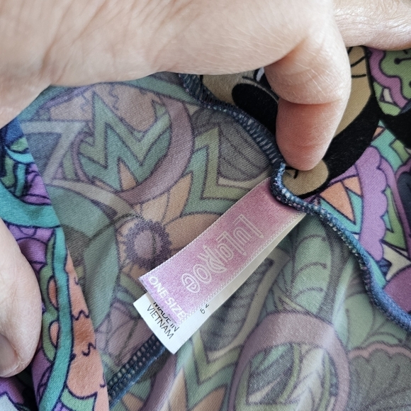 💥4 for $25💥 Lularoe + Disney Ladies Leggings - Picture 5 of 7